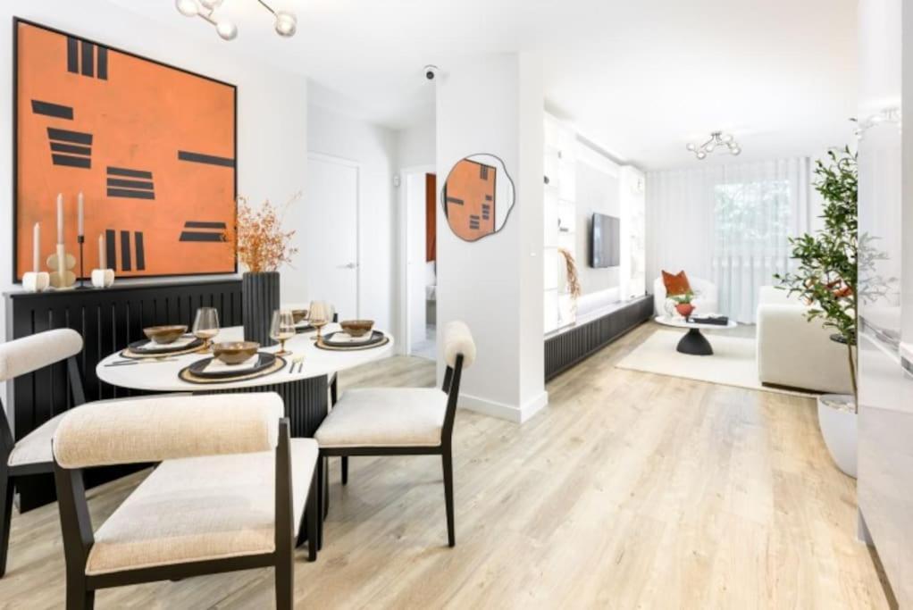 Lux 3bdr Riverside Duplex Mansionette By Lcy & Excel I 20mins To Appartamento
