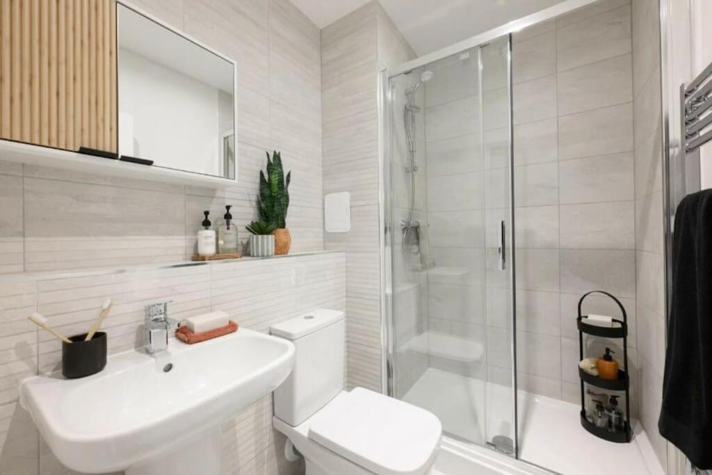 Lux 3bdr Riverside Duplex Mansionette By Lcy & Excel I 20mins To Appartamento *