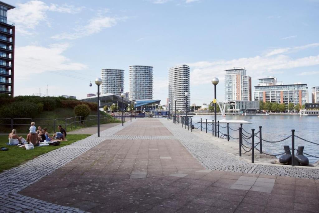 Lux 3bdr Riverside Duplex Mansionette By Lcy & Excel I 20mins To Appartamento