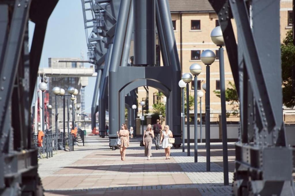 Lux 3bdr Riverside Duplex Mansionette By Lcy & Excel I 20mins To Londra